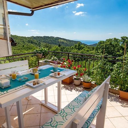 Apartment Magda With A Parking Space And Sea View Риека Экстерьер фото