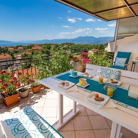 Apartment Magda With A Parking Space And Sea View Риека Экстерьер фото
