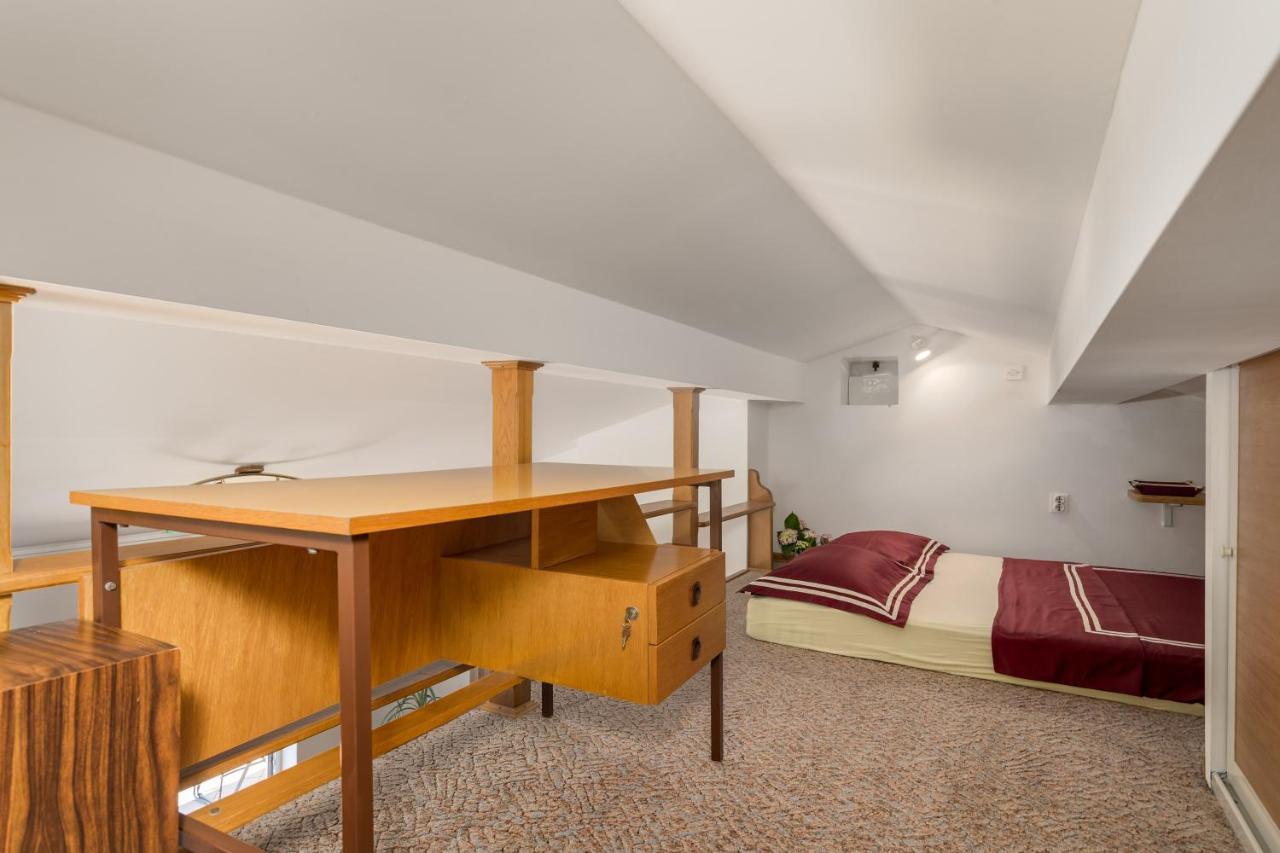 Apartment Magda With A Parking Space And Sea View Риека Экстерьер фото