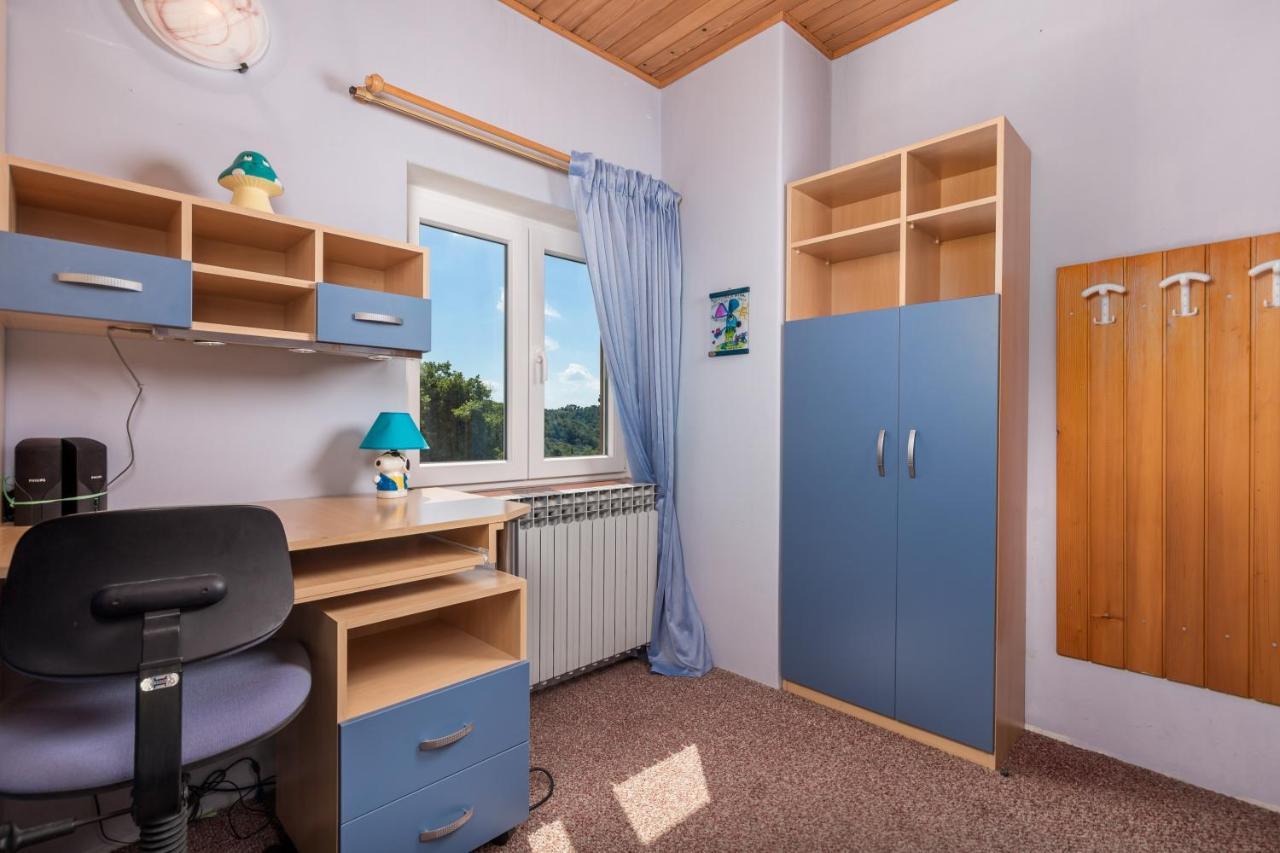 Apartment Magda With A Parking Space And Sea View Риека Экстерьер фото
