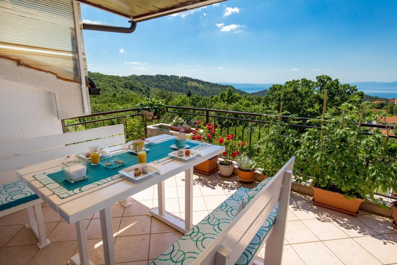 Apartment Magda With A Parking Space And Sea View Риека Экстерьер фото