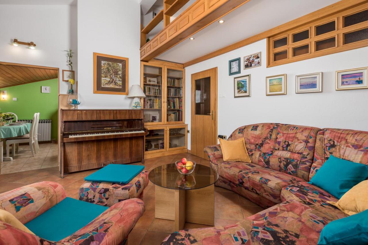 Apartment Magda With A Parking Space And Sea View Риека Экстерьер фото