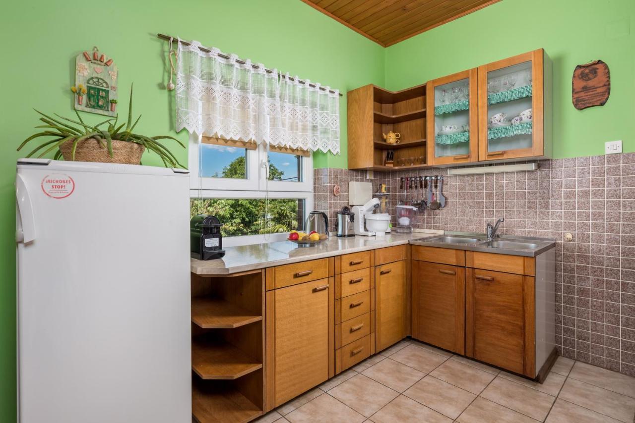 Apartment Magda With A Parking Space And Sea View Риека Экстерьер фото